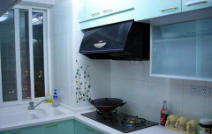 廚房油污如何清潔？